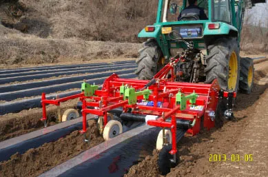 ORATEXCA GK7 BG-series forming single high ridges in the field for root crops