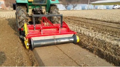 Tractor pulling the ORATEXCA GK7 BG-1300S rotary bed former