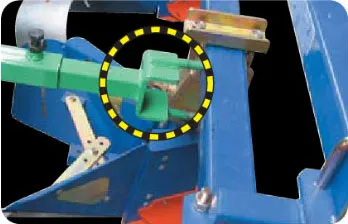 Secure mounting bracket for ORATEXCA GK7 BG-2007 tractor mulch layer