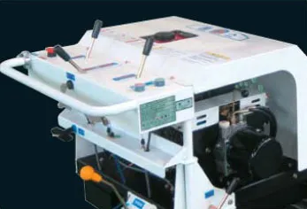 Engine and hydraulic pump protection cover on ORATEXCA GK7