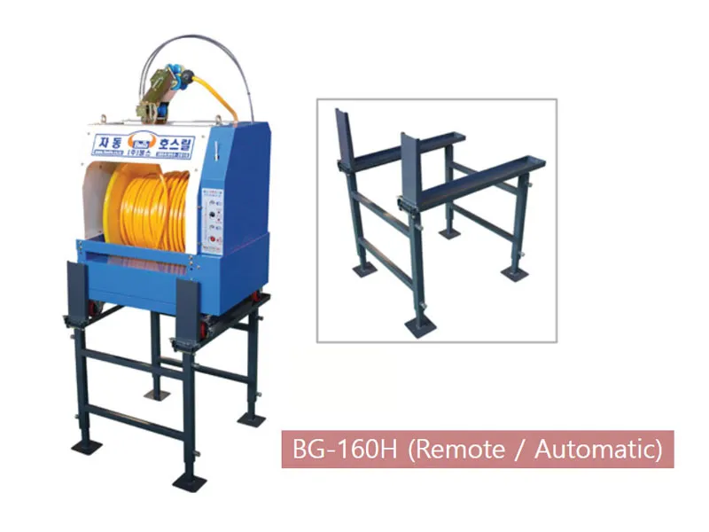 Elevated model equipped with a dedicated steel stand
