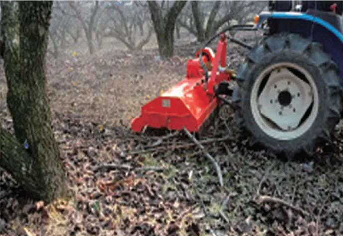 ORATEXCA GK7 SJ series side shift mower crushing pruned branches in orchard